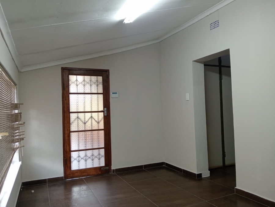 To Let Commercial Property for Rent in Rustenburg Central North West